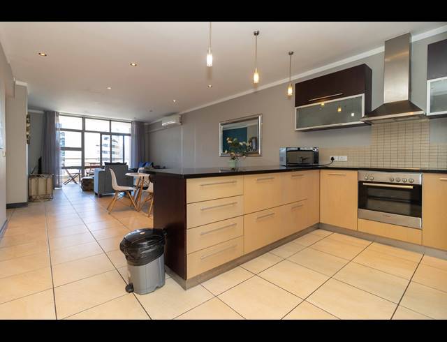 2 BEDROOM APARTMENT FOR SALE IN CAPE TOWN CITY CENTRE